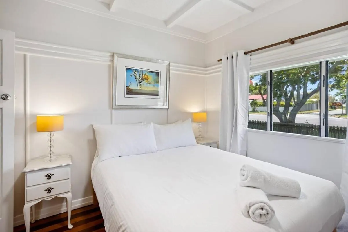 Aesthetic Margate Beach Cottage Woody Point Holiday home